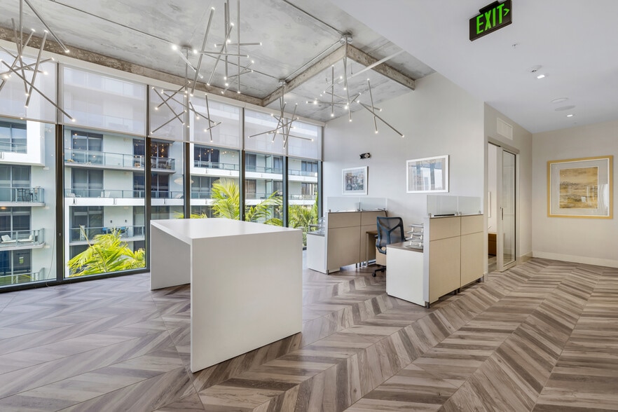 More Photos Of 2920-2950 NE 207th St, Aventura Unknown For Lease