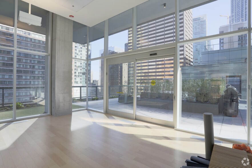 More Photos Of 220 E Illinois St, Chicago Apartments For Lease