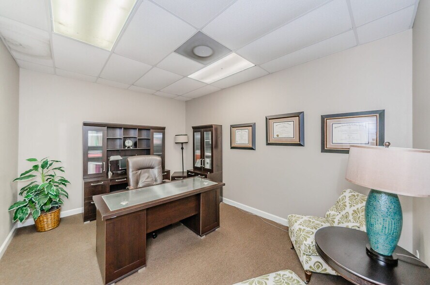 More Photos Of 5510 Roosevelt Blvd, Clearwater Office For Lease