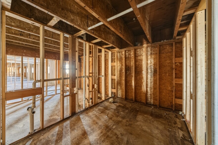 More Photos Of 189 Arden Dr, Belgrade Industrial For Lease