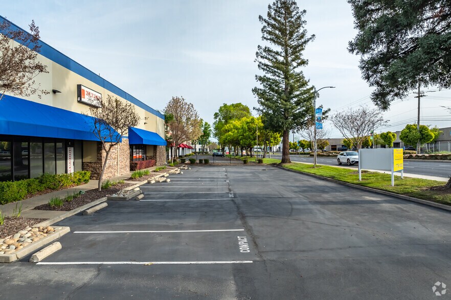 More Photos Of 3301 Sunrise Blvd, Rancho Cordova Unknown For Lease