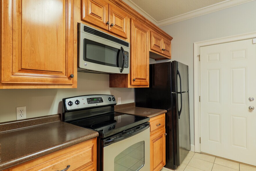 More Photos Of 3400 N Barack Obama Blvd, Valdosta Apartments For Sale