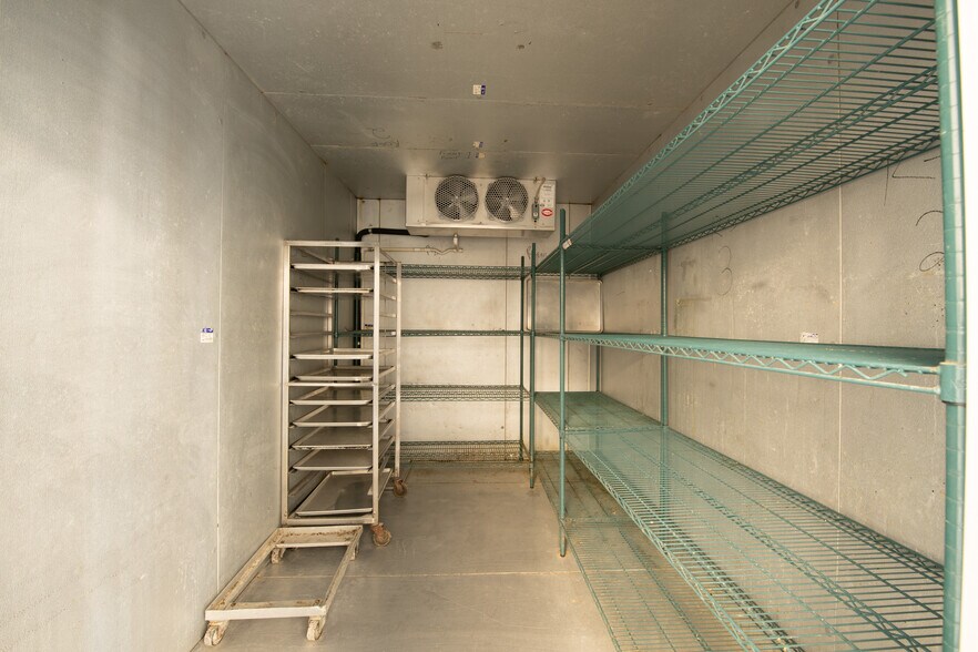 More Photos Of 221 2nd Ave, Carnegie Freestanding For Sale