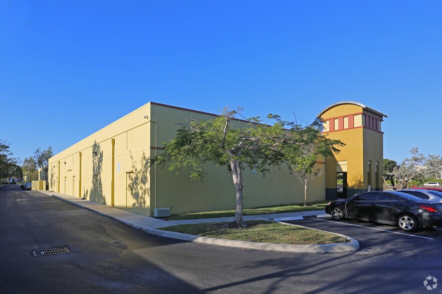 More Photos Of 7047-7251 NW 88th Ave, Tamarac Freestanding For Lease
