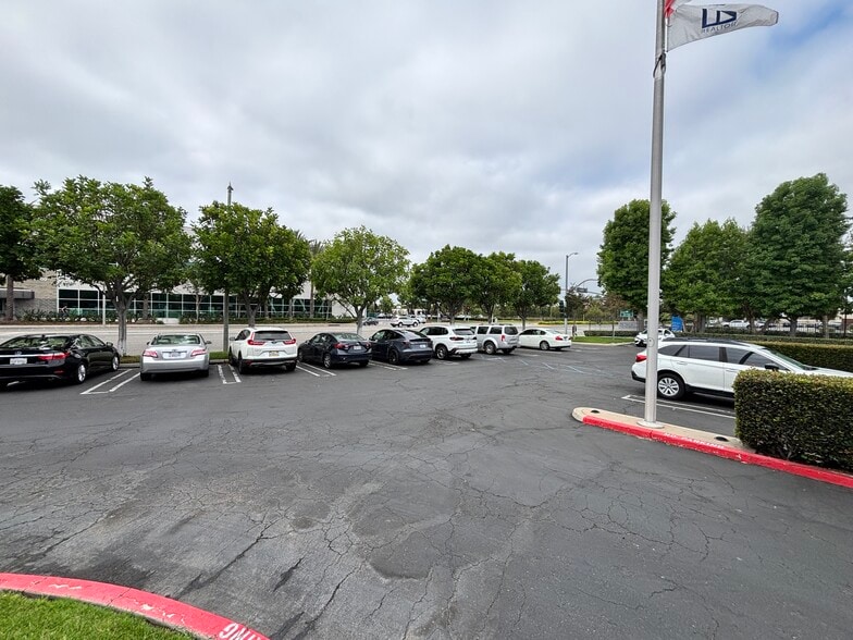 More Photos Of 1601 E Orangewood Ave, Anaheim Office For Lease