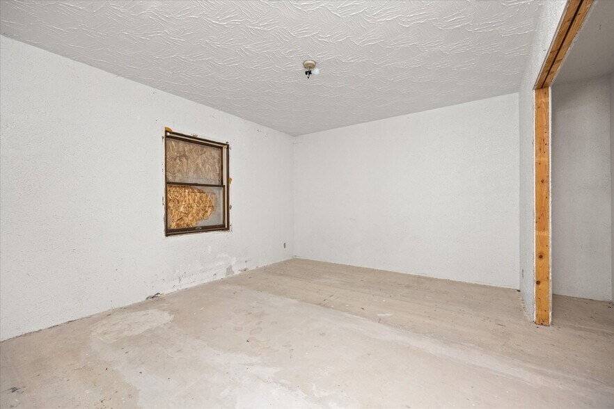 More Photos Of 170 Round House St, Braidwood Apartments For Sale