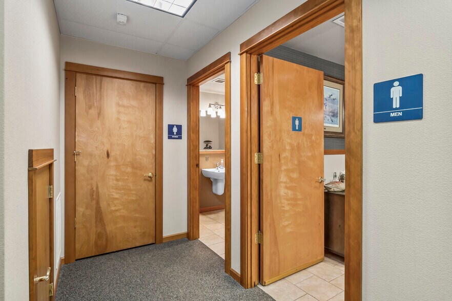 More Photos Of 796 SW Bradbury Way, Bend Office For Lease