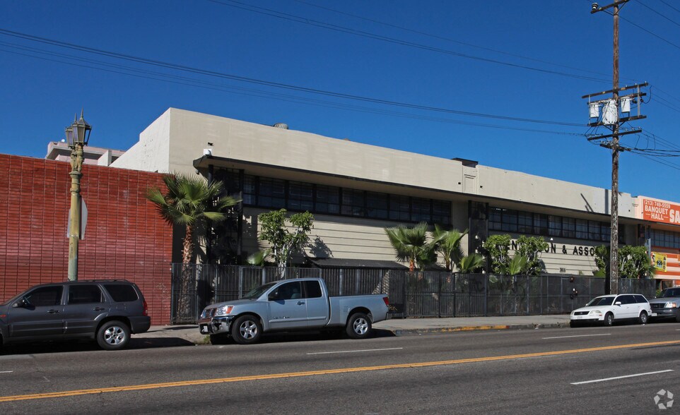 Primary Photo Of 2615-2621 S Hill St, Los Angeles Warehouse For Sale