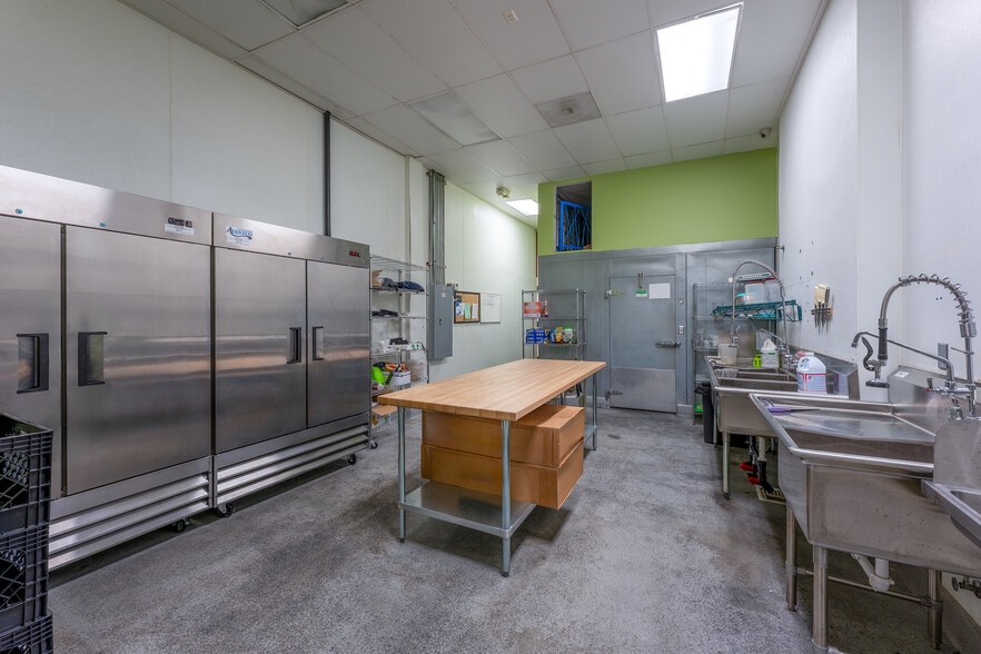 More Photos Of 401-425 University Ave, San Diego Apartments For Lease