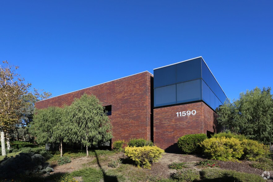 More Photos Of 11590 W Bernardo Ct, San Diego Unknown For Lease