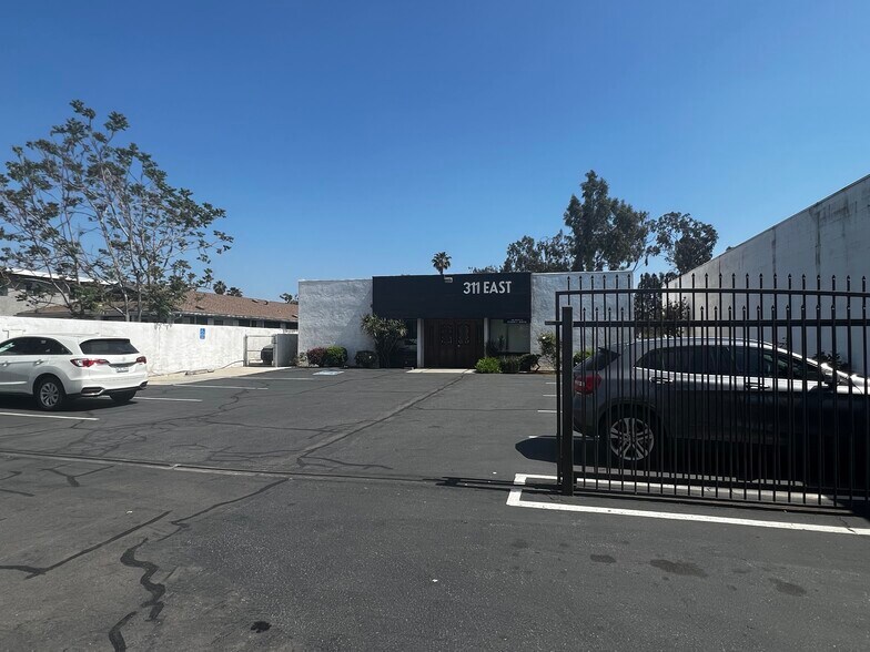 More Photos Of 311 E Washington Ave, Escondido Office For Lease