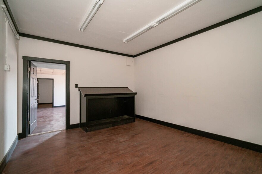 More Photos Of 717 E Loop 281, Longview Industrial For Lease