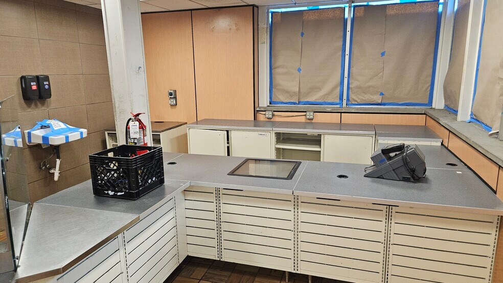 More Photos Of 301 W Main St, Saint Albans Convenience Store For Sale