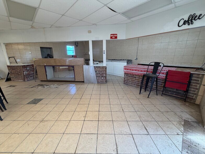 More Photos Of 111 County Road 227, East Bernard Freestanding For Lease