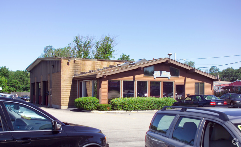 Primary Photo Of 157 Washington St, Foxboro Auto Repair For Lease