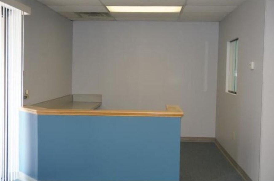 More Photos Of 1100 Hooksett Rd, Hooksett Freestanding For Lease