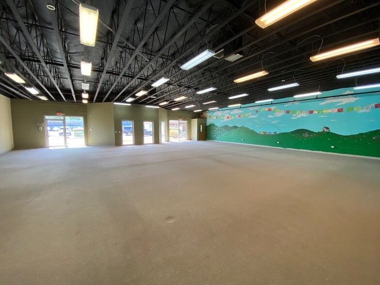 More Photos Of 2835 19th Ave, Forest Grove Storefront Retail Office For Lease