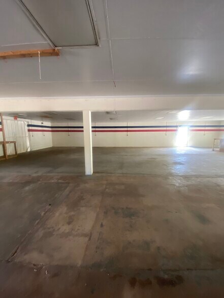 More Photos Of 928 White Ave, Graceville Light Manufacturing For Sale
