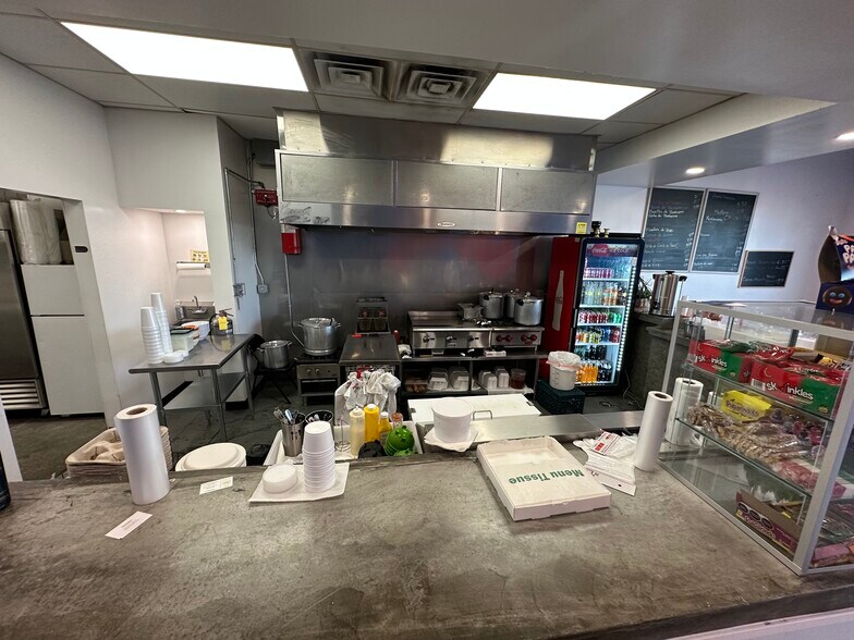 More Photos Of 4100 Central Ave SW, Albuquerque Fast Food For Sale