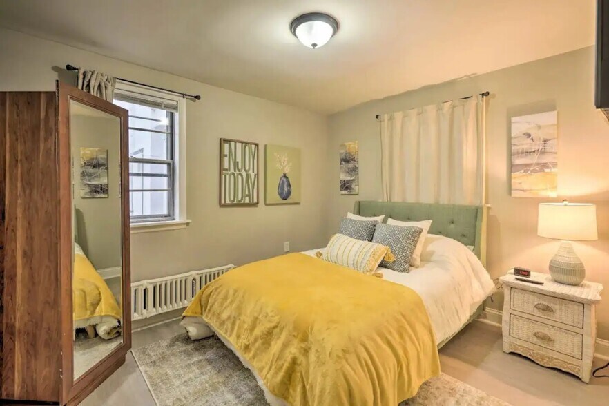 More Photos Of 16-20 W Park St, Westerville Apartments For Sale