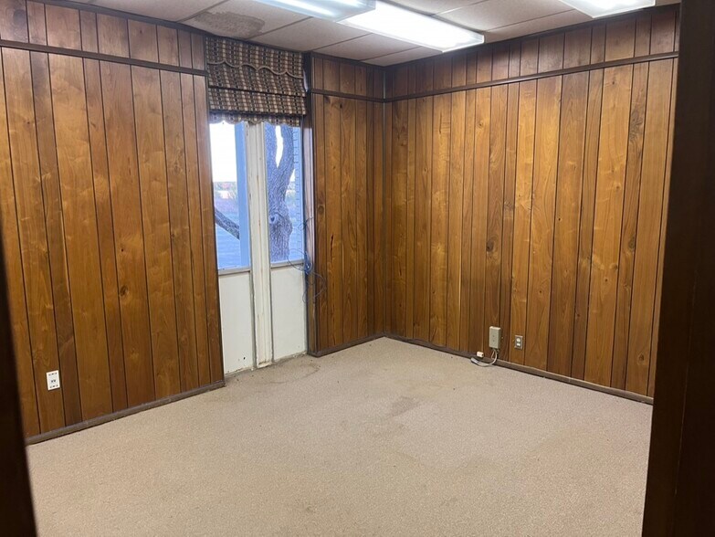 More Photos Of 1950 US Highway 80 E, Abilene Office For Sale