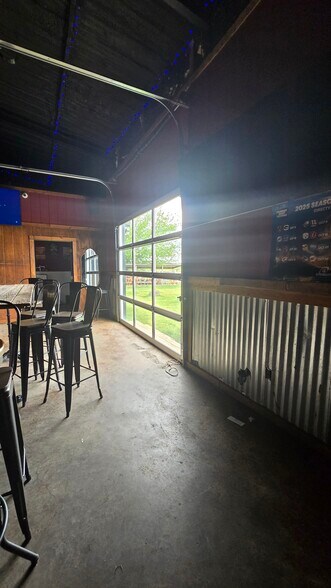 More Photos Of 4021 Acton Hwy, Granbury General Retail For Lease