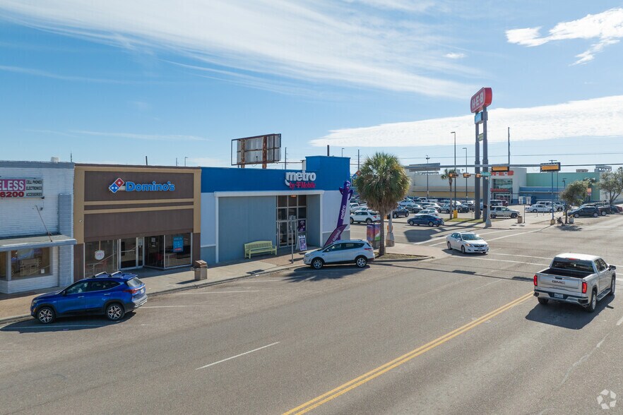 More Photos Of 361 S Commercial St, Aransas Pass Freestanding For Lease