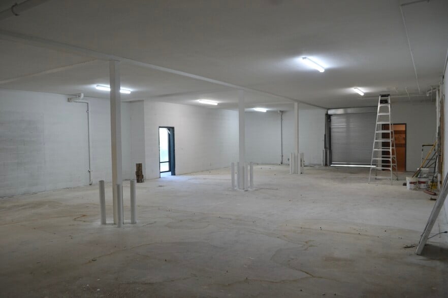 More Photos Of 9233 Charles Smith Ave, Rancho Cucamonga Flex For Lease