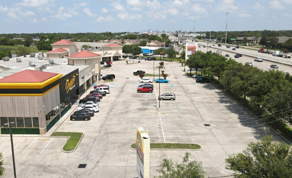 More Photos Of 11130 Gulf Fwy, Houston Storefront Retail Office For Lease