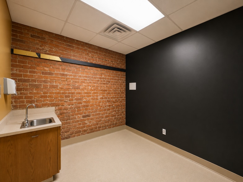 More Photos Of 210 N Liberty St, Jackson Storefront Retail Office For Sale