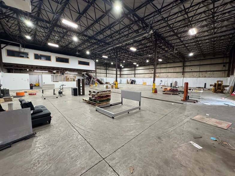 More Photos Of 23044 N State Road 37, Noblesville Manufacturing For Sale