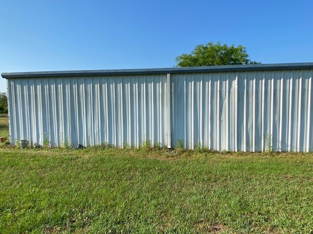 More Photos Of 103 Industrial Park Dr, Perry Warehouse For Lease