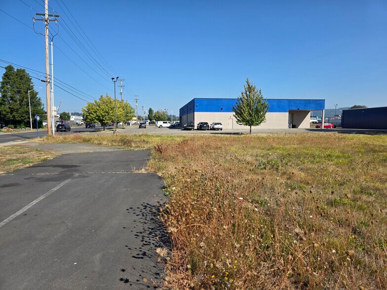 More Photos Of 624 9th Ave, Longview Land For Lease
