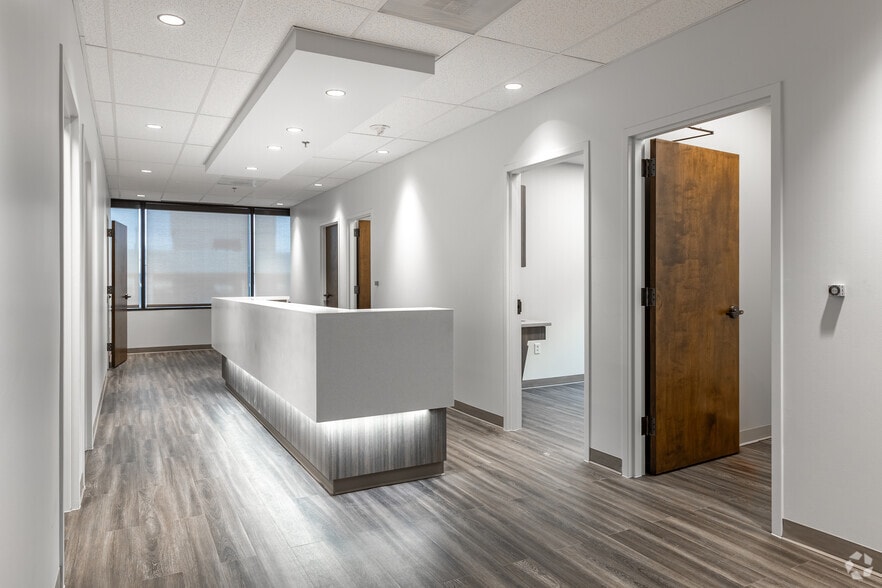 More Photos Of 7777 Forest Ln, Dallas Hospital For Lease