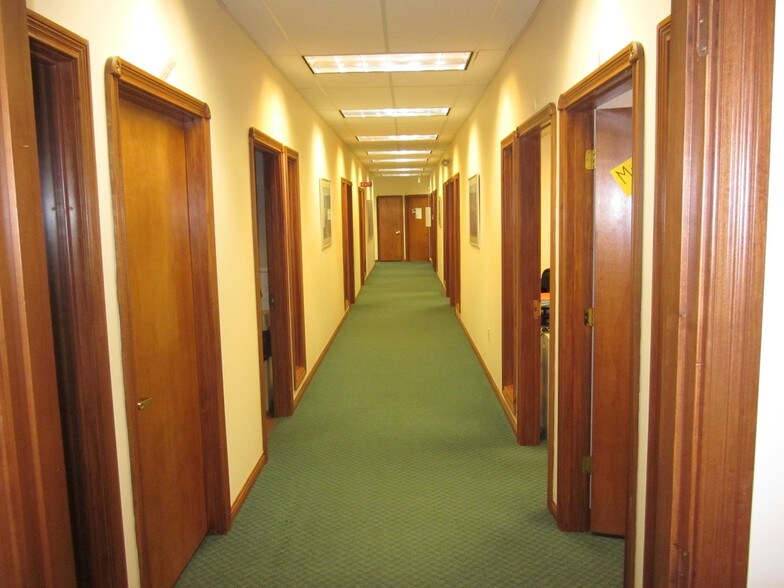 More Photos Of 55 S State Ave, Indianapolis Flex For Sale