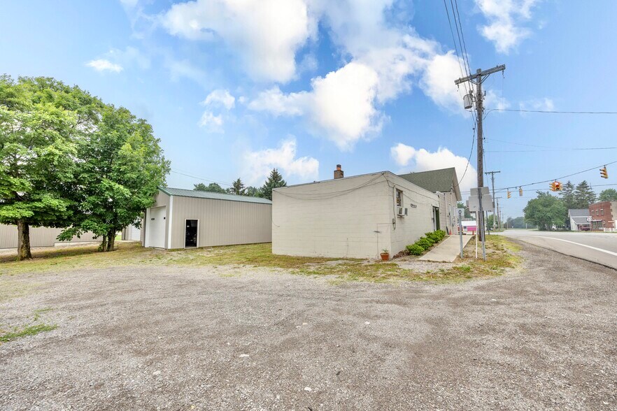 More Photos Of 100 S Main St, New Hampshire Storefront Retail Residential For Sale