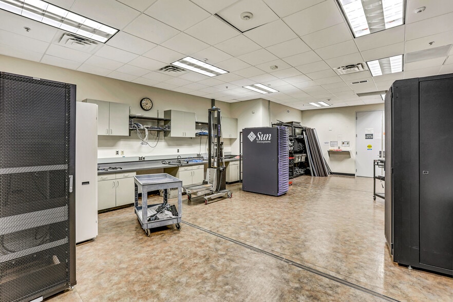 More Photos Of 12515 Innovation Way, Alpharetta Industrial For Sale