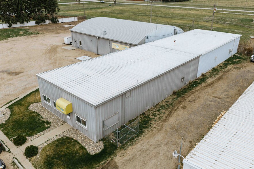 More Photos Of 2565 16th Ave, Columbus Light Manufacturing For Sale