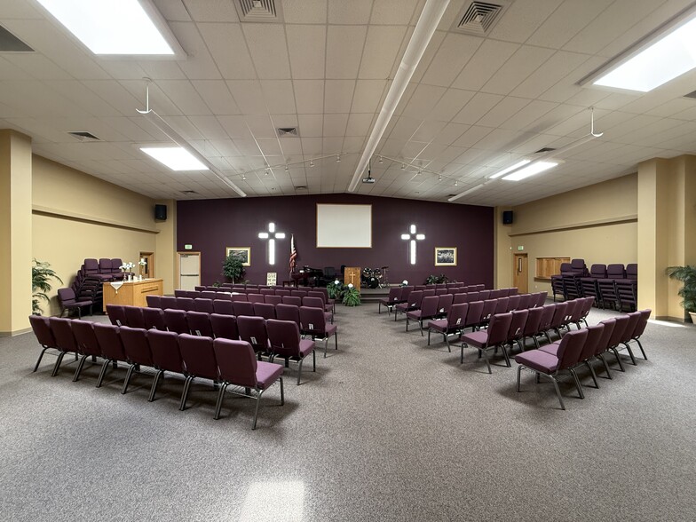 More Photos Of 220 S 42nd St, Springfield Specialty For Sale