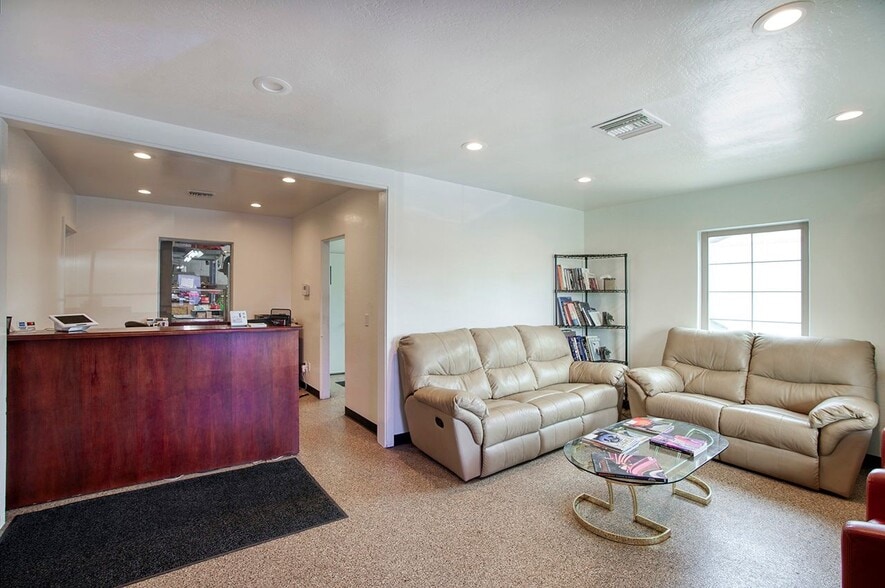 More Photos Of 648 W Coolidge St, Phoenix Auto Repair For Sale