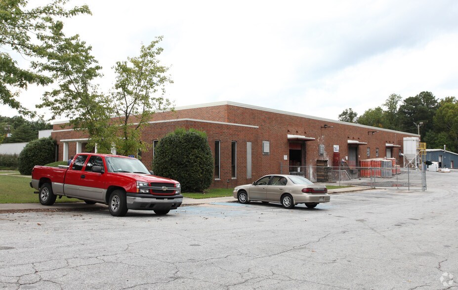 More Photos Of 2265 Lithonia Industrial Blvd, Lithonia Distribution For Lease