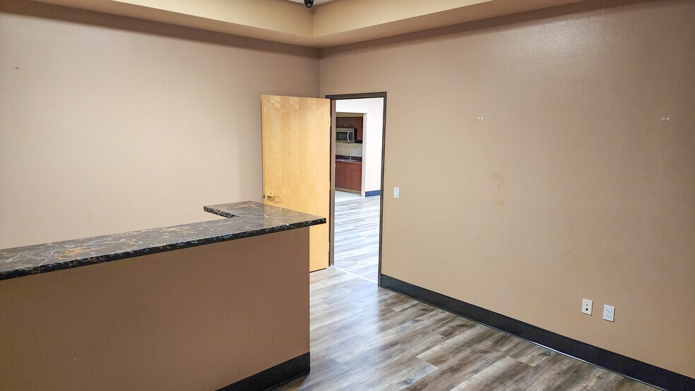 More Photos Of 5765 S Rainbow Blvd, Las Vegas Office For Lease