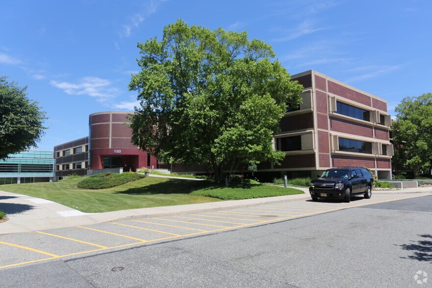 910 Sylvan Ave, Englewood Cliffs, NJ 07632 Office For Lease