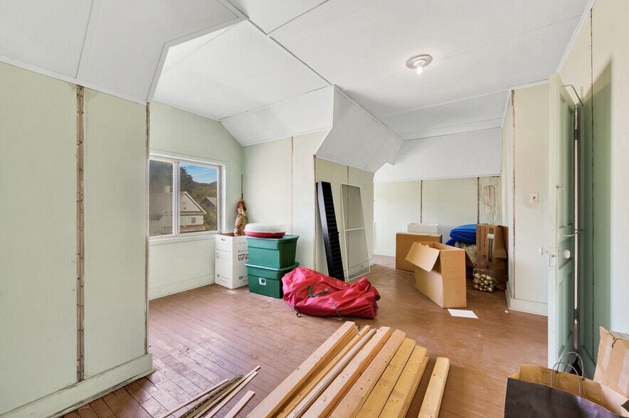 More Photos Of 1813 Main St, Blakely Office For Sale