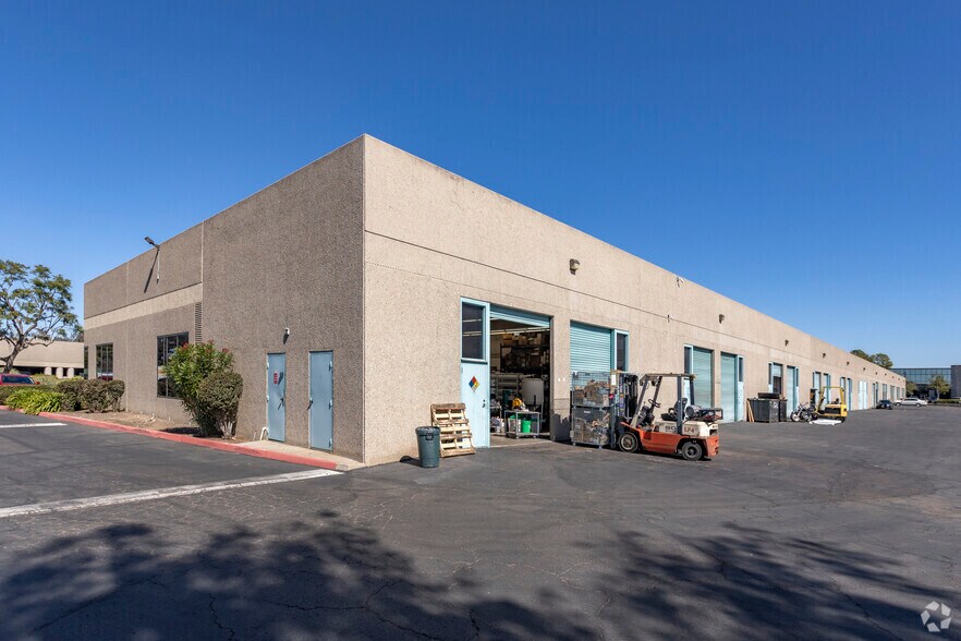 More Photos Of 8451 Miralani Dr, San Diego Manufacturing For Lease
