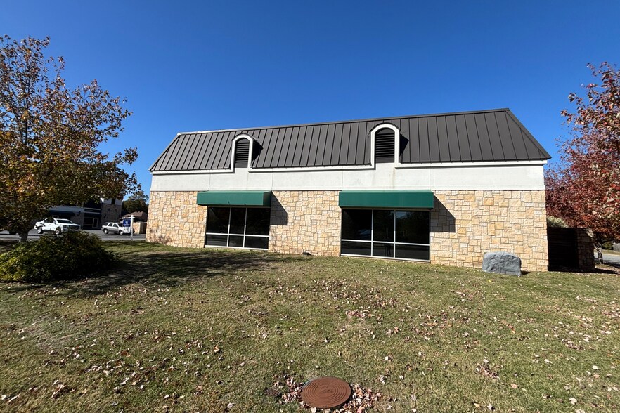 More Photos Of 105 Country Club Pky, Maumelle Office For Lease