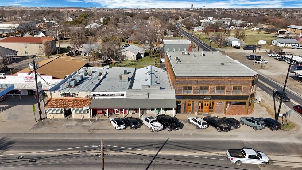 Primary Photo Of 204 W Mccart St, Krum Storefront Retail Office For Sale