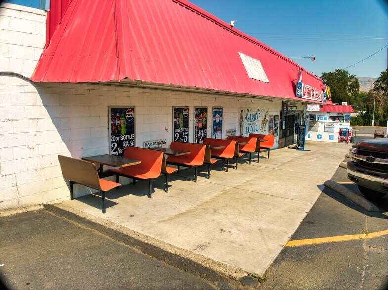 More Photos Of 2414 Main St, Lewiston Convenience Store For Sale