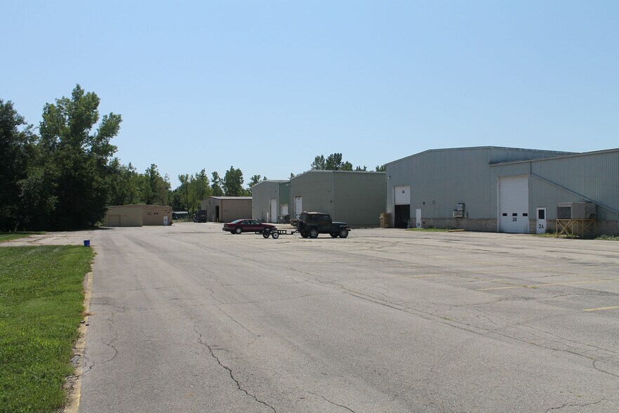 More Photos Of 1735 W 53rd St, Anderson Manufacturing For Sale