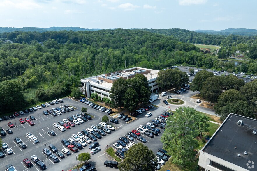 More Photos Of 100 S Bedford Rd, Mount Kisco Coworking Space